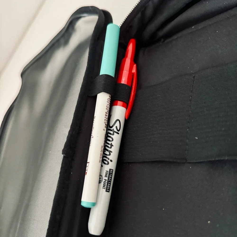 Black Lightweight Expandable Laptop Bag for 15